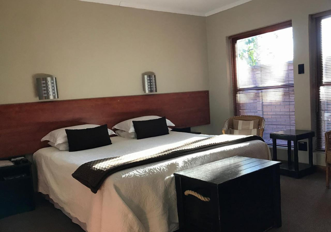 A La Martha'S Air-Port Guest House Port Elizabeth Exterior photo