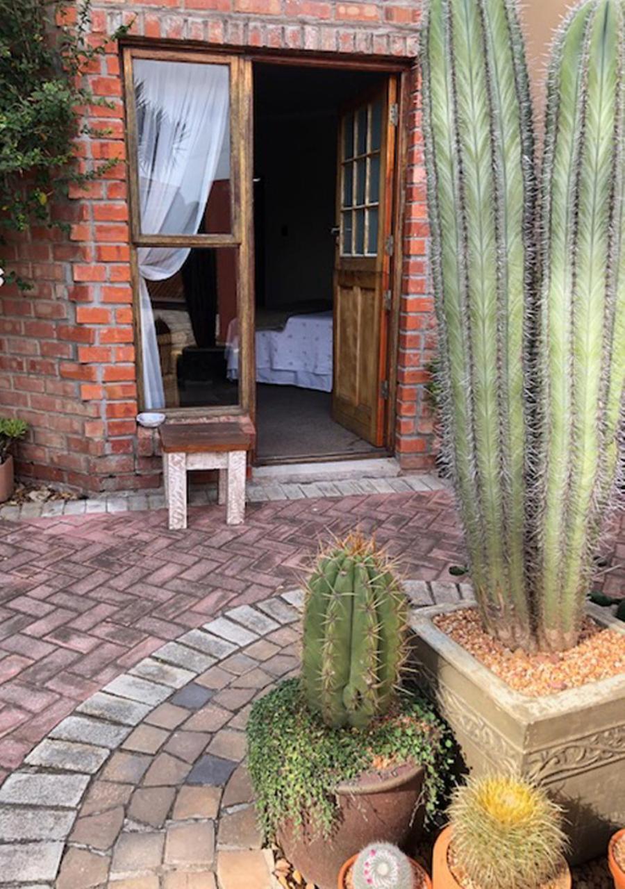 A La Martha'S Air-Port Guest House Port Elizabeth Exterior photo